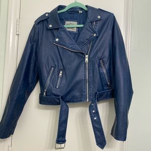 Levi Strauss & Co Women’s Cropped Leather Jacket. Only worn twice! Size Large